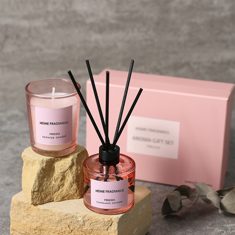 Home Fragrance Reed Diffuser Refill - ชุดของขวัญพรีเมียม ประกอบด้วยก้านไม้หอมและเทียนหอม กลิ่นหอมติดทนนาน ใช้เติมได้ เหมาะสำหรับบ้าน สำนักงาน