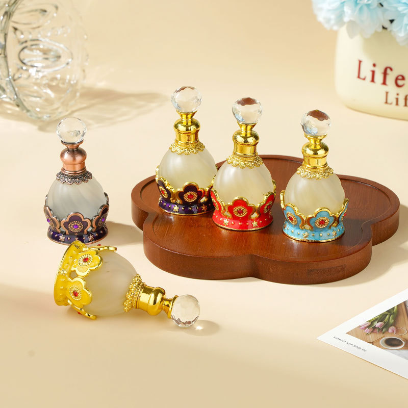 ขวดน้ำหอมโลหะแก้วลายดอกไม้สีทอ - Home Fragrance Dubai บทวิจารณ์และราคา